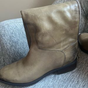 SAM EDELMAN leather boots size 8